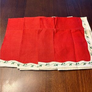 Vintage Red and white vine napkins. Set of 8